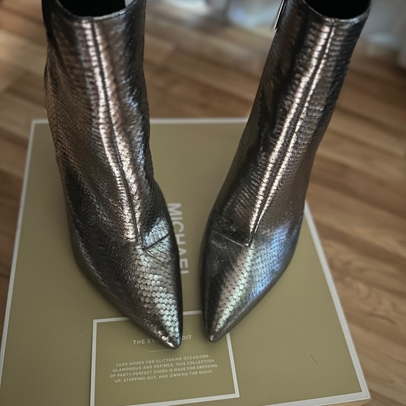 Iridescent BEAUTY - Picture 4 of 16